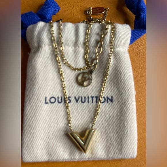 Louis Vuitton necklace with box and dust bag - Picture 8 of 8